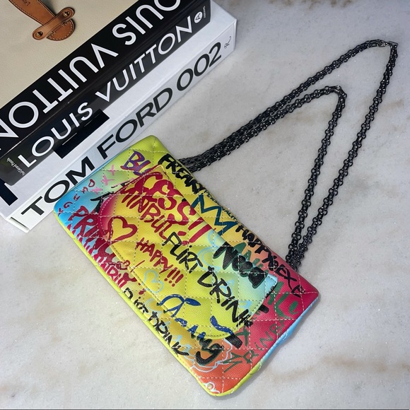 New "Flaunt It" - Multicolored Graffiti Handbag - Picture 12 of 17